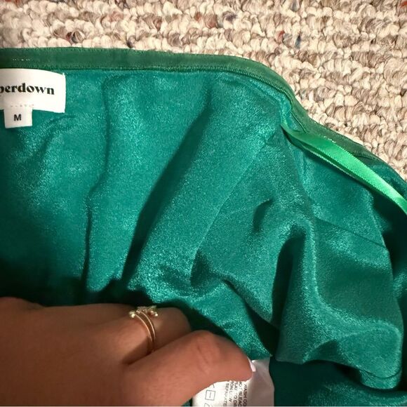 Superdown cora asymmetrical top in Kelly Green- Size Medium - Picture 8 of 11